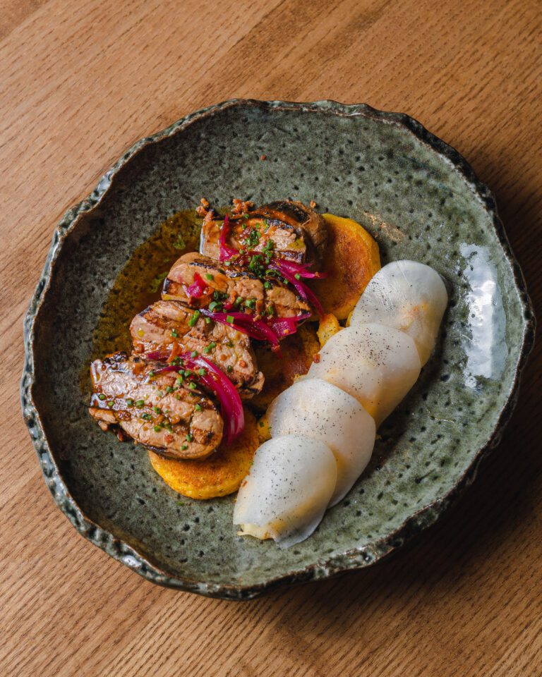 CERDITO Y LLAPINGACHOS - MONICA VARELA